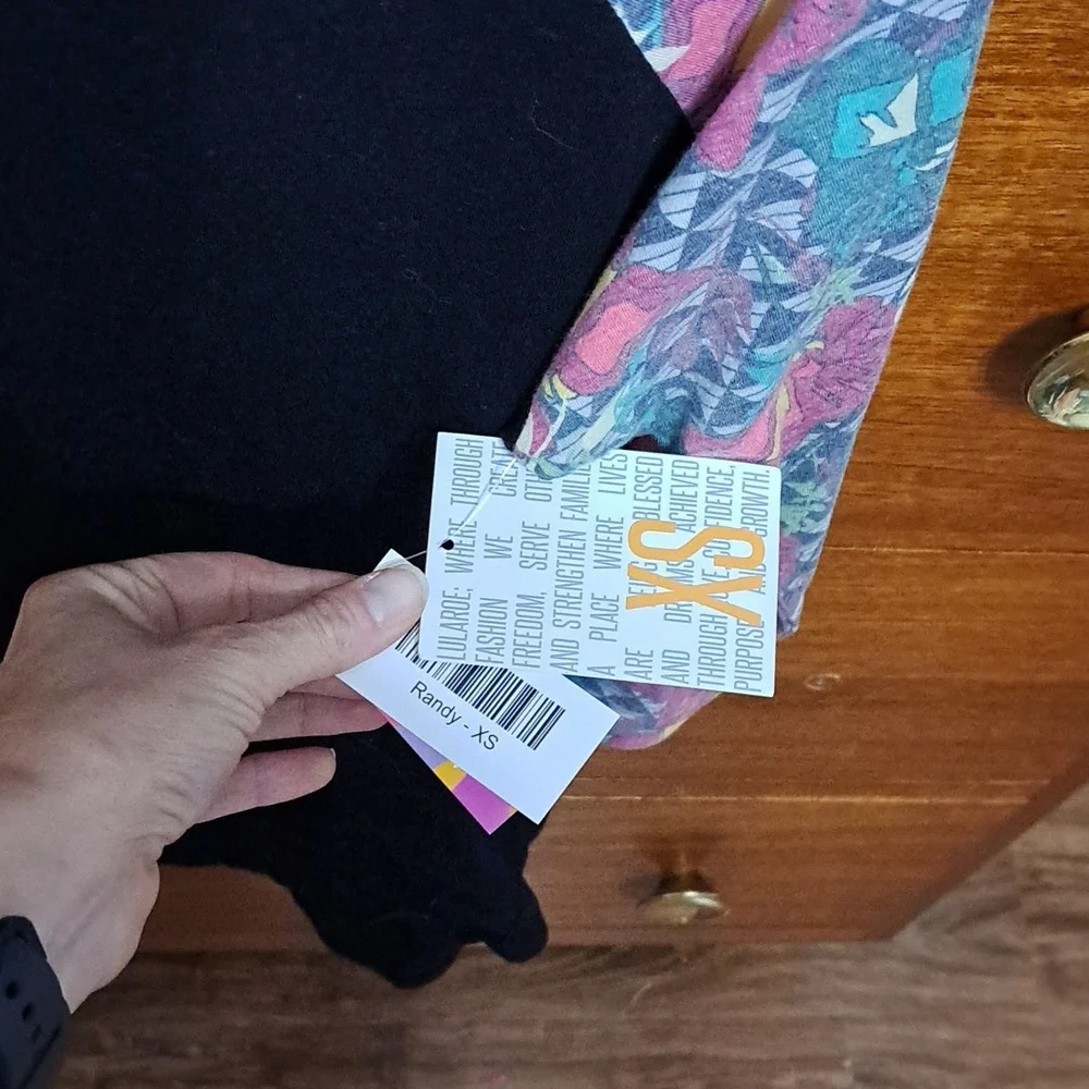 Lula Roe - Picture 2 of 2